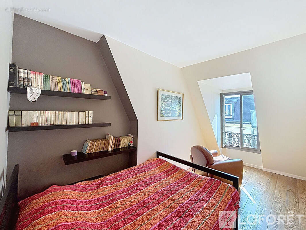 Appartement à PARIS-2E