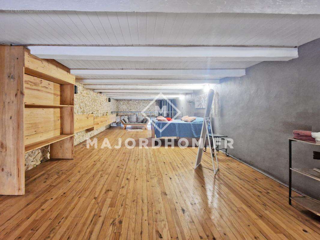 Appartement à MARSEILLE-6E