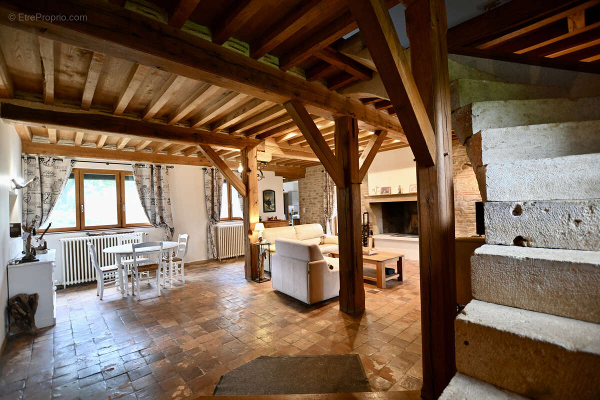 Maison à COURCELLES-FREMOY