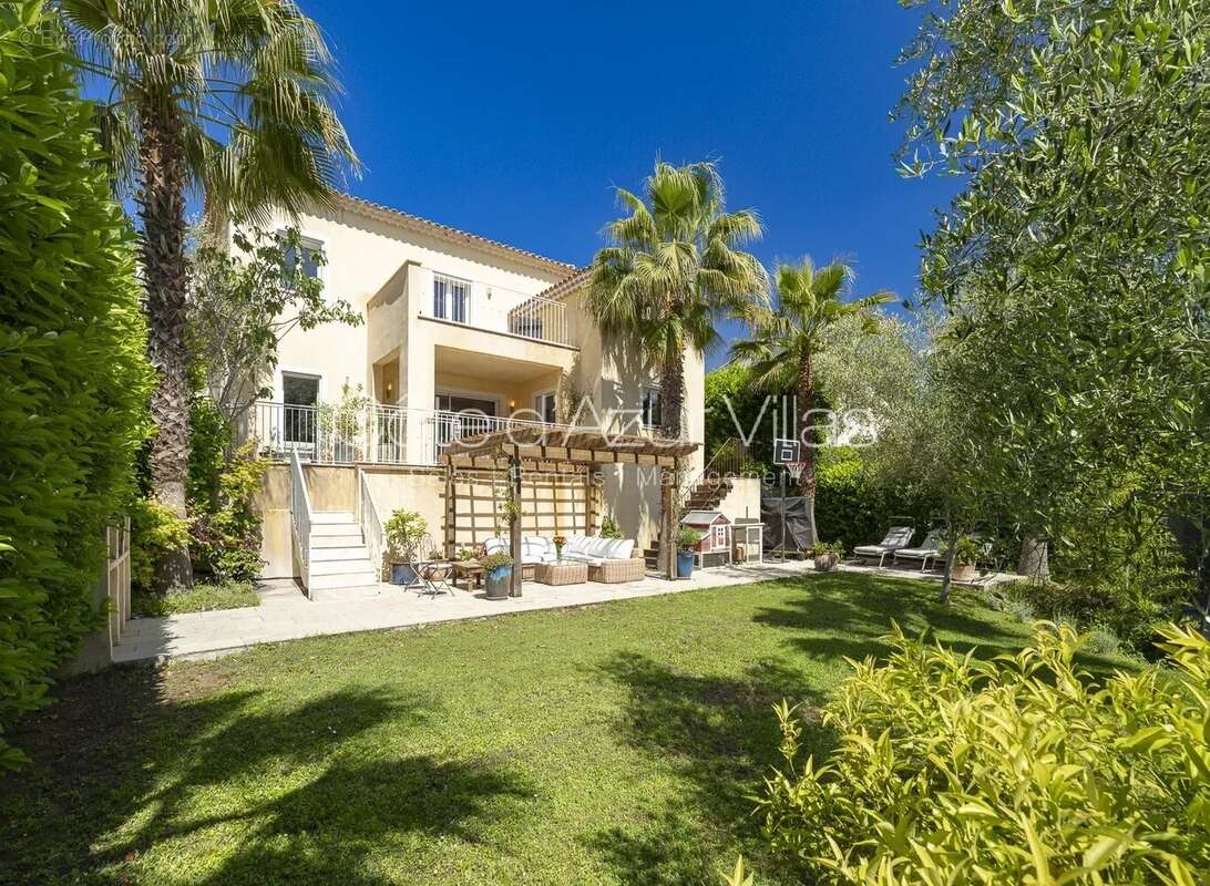Maison à VALBONNE