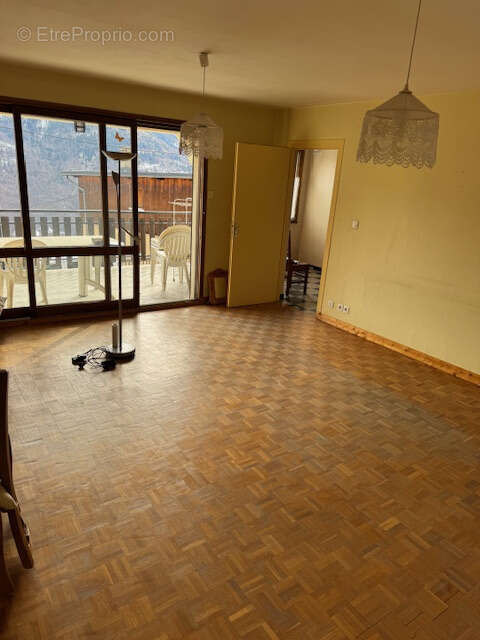 Achat - vente  : maison - chalet - grange - bel ensemble  a renover - montagny 73350 - photo 12