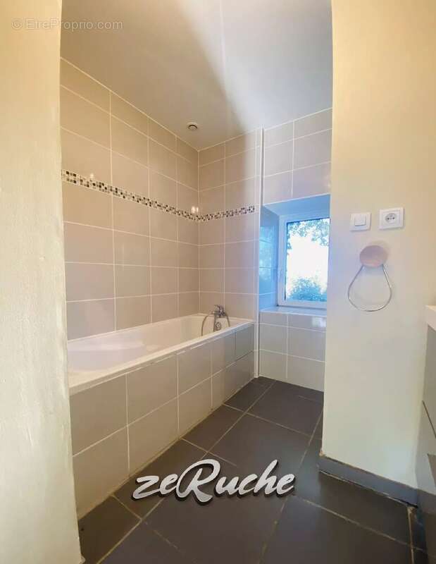 Maison à SAINT-PIERRE-DU-BU