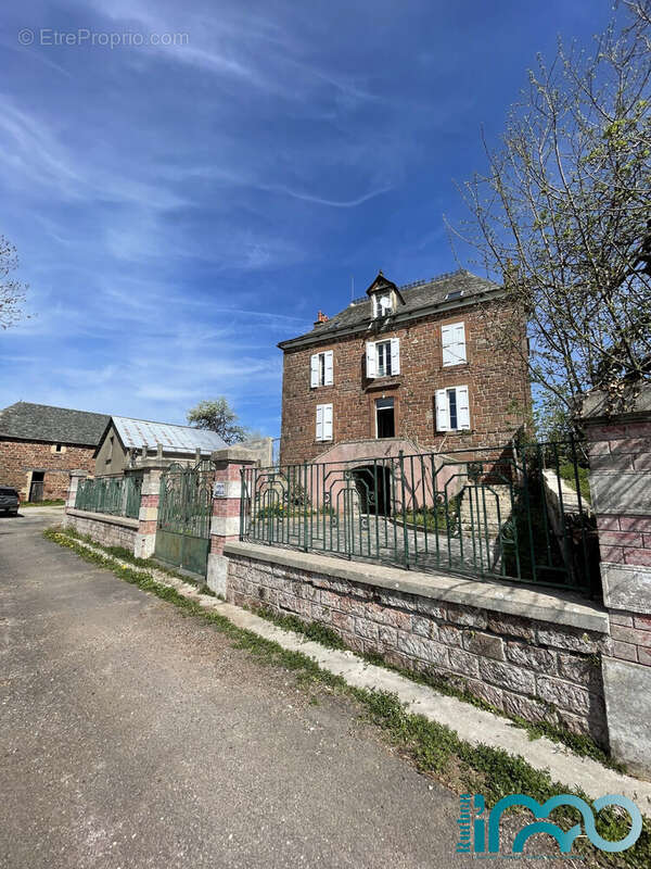 Maison à RODELLE