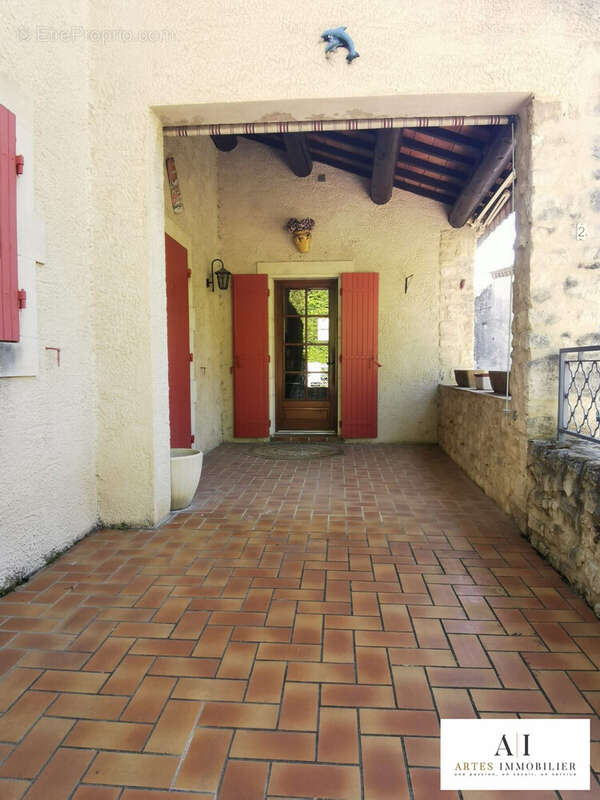 Maison à SAINT-RESTITUT