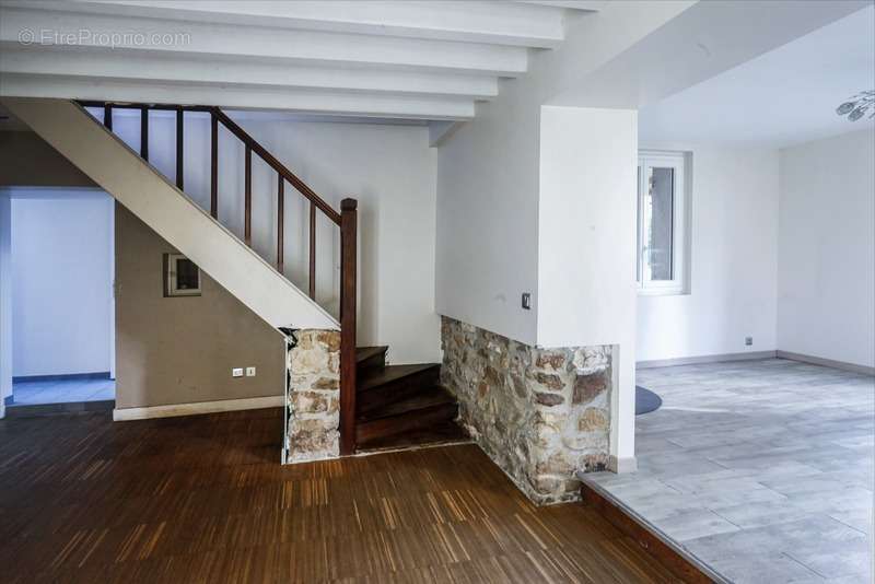 Maison à LIVILLIERS