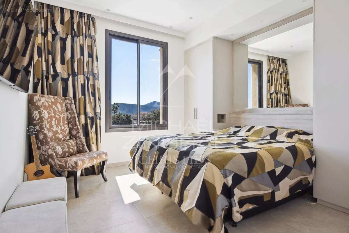 Maison à MANDELIEU-LA-NAPOULE