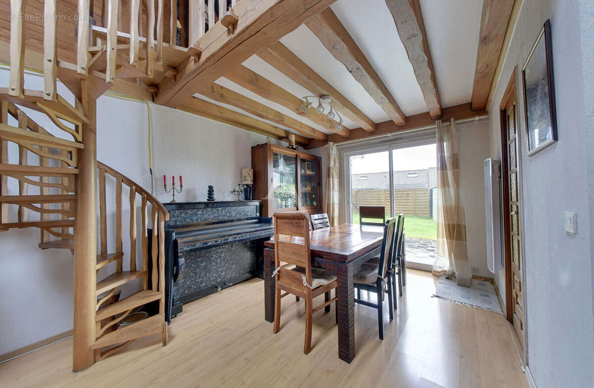 Maison à OZOIR-LA-FERRIERE
