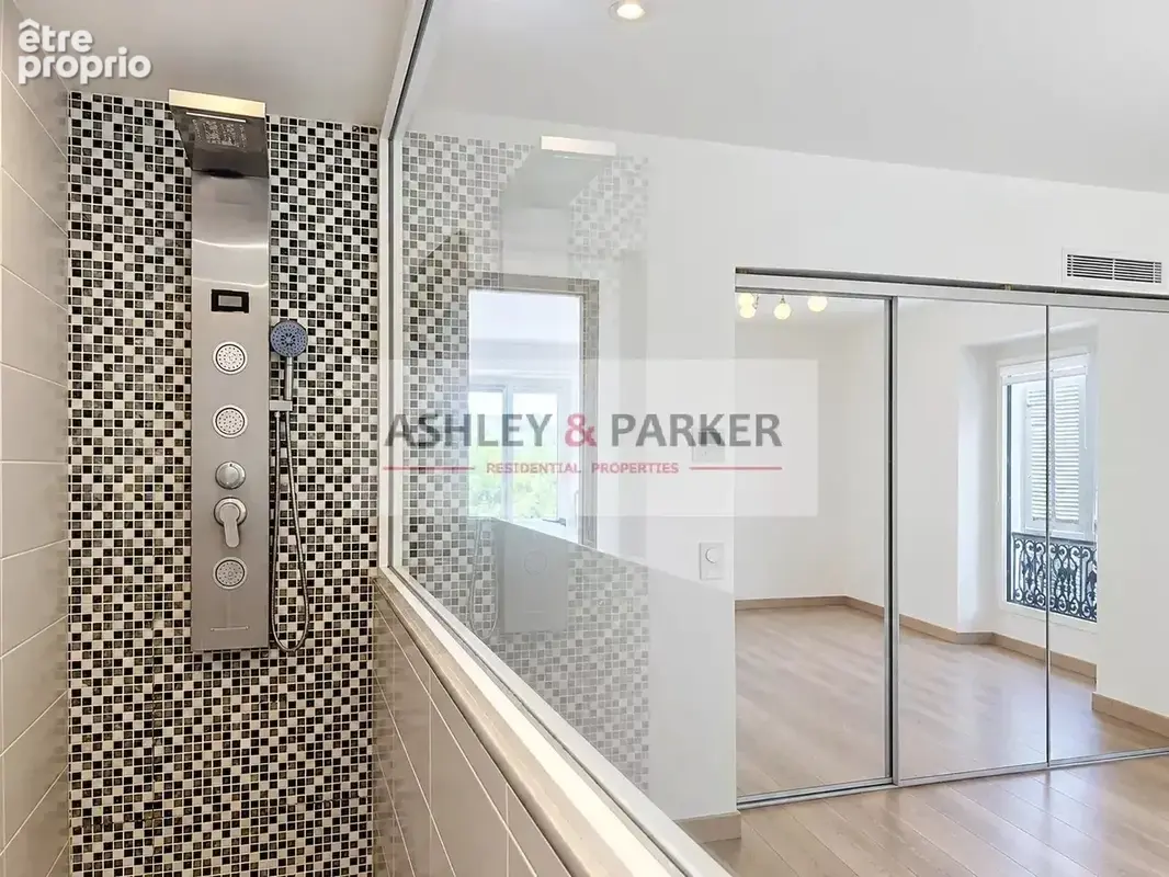 NICE GAIRAUT – VILLA LAETITIA – Appartement 4 pièces de caractère avec volumes, mezzanine, vue verdure et extérieur à aménager - photo 19