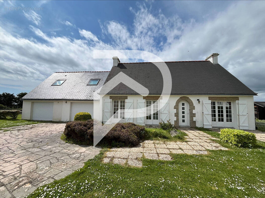 Maison à PLOUHINEC