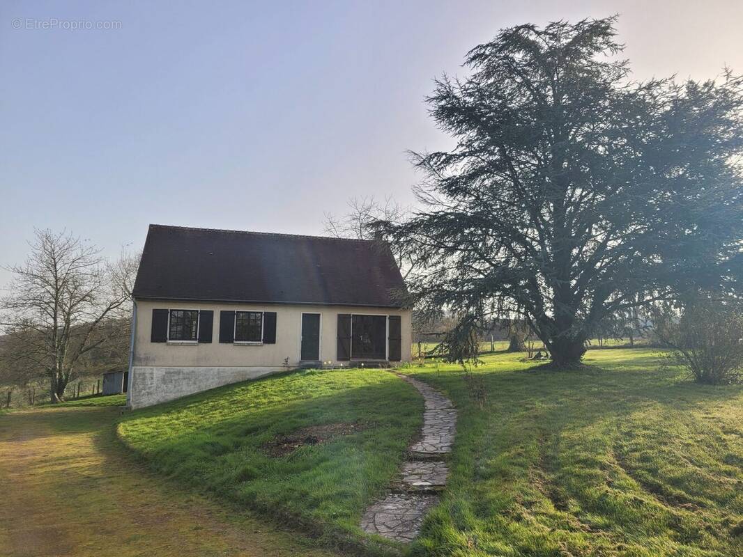 Maison à BELLOU-SUR-HUISNE