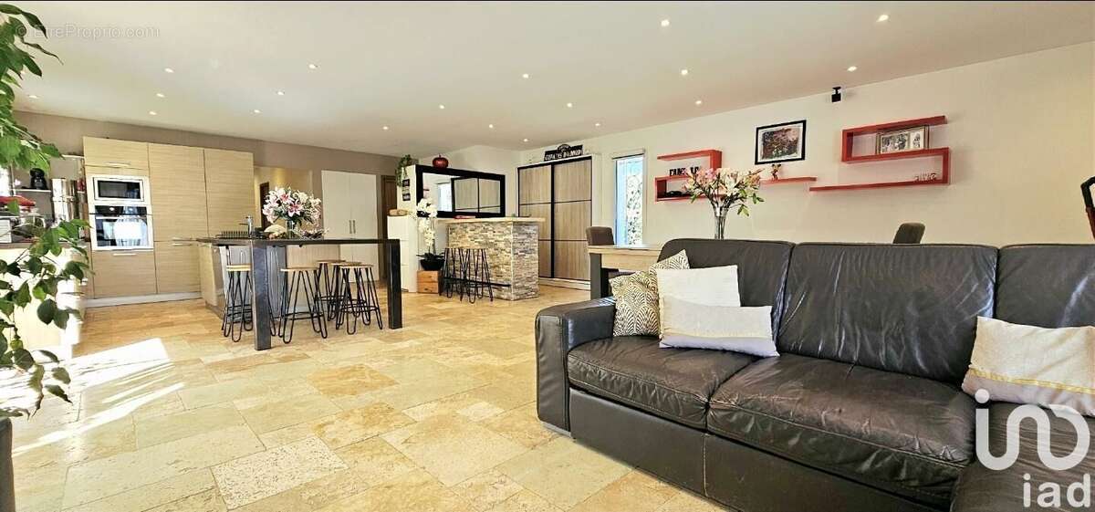 Photo 4 - Maison à ROQUEBRUNE-SUR-ARGENS