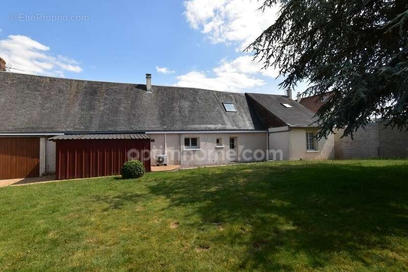 Maison à TREMBLAY-LES-VILLAGES