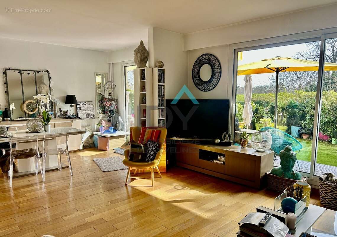 Appartement à LE MESNIL-LE-ROI