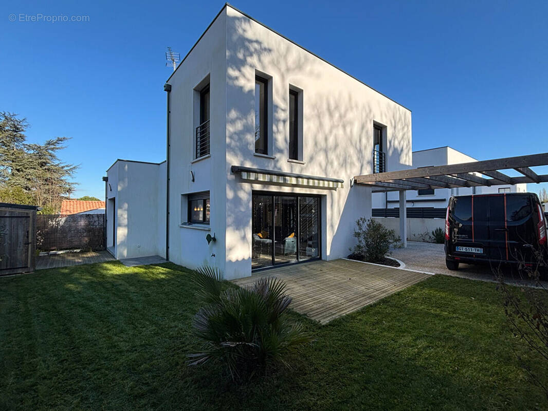 Maison à VAUX-SUR-MER