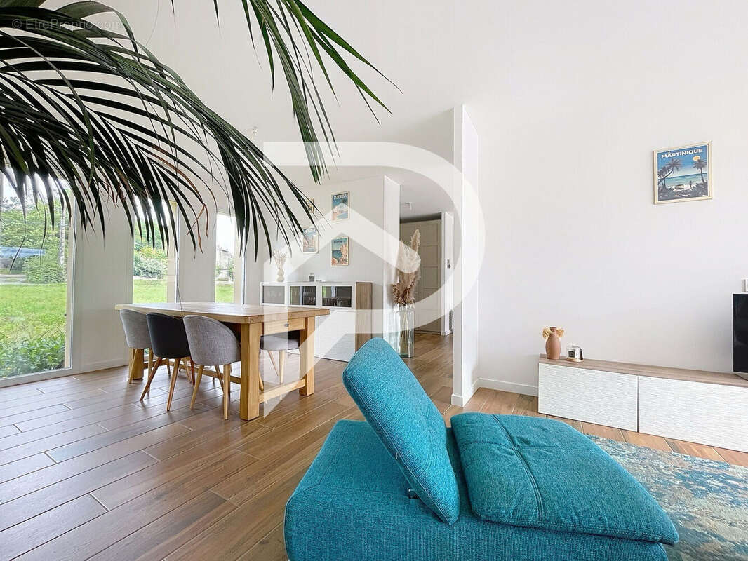 Maison à FREJAIROLLES