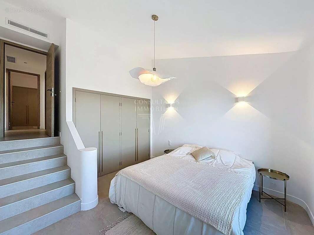 Maison à MANDELIEU-LA-NAPOULE