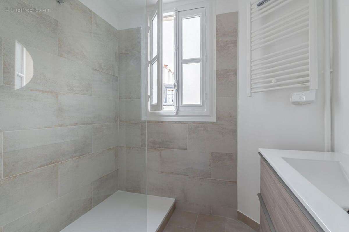 Appartement à PARIS-3E