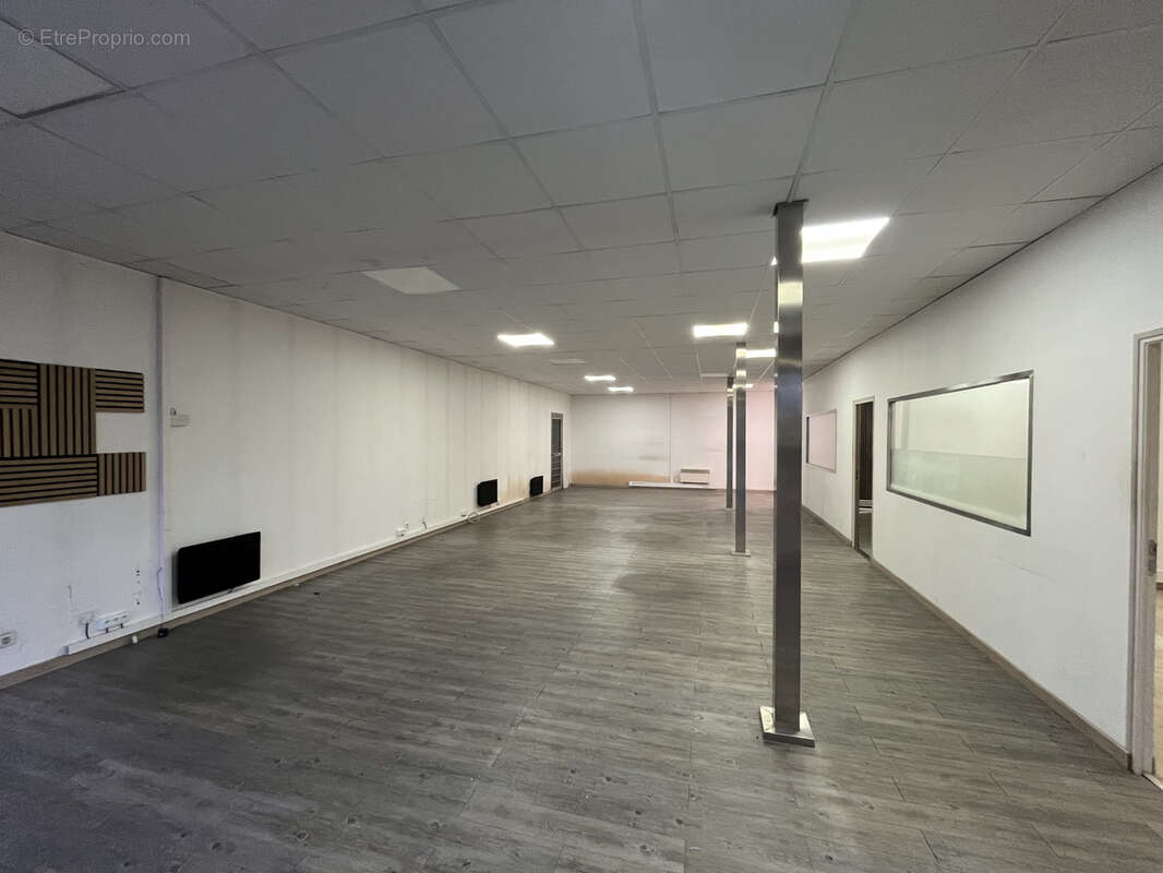 Commerce à LA BAZOGE