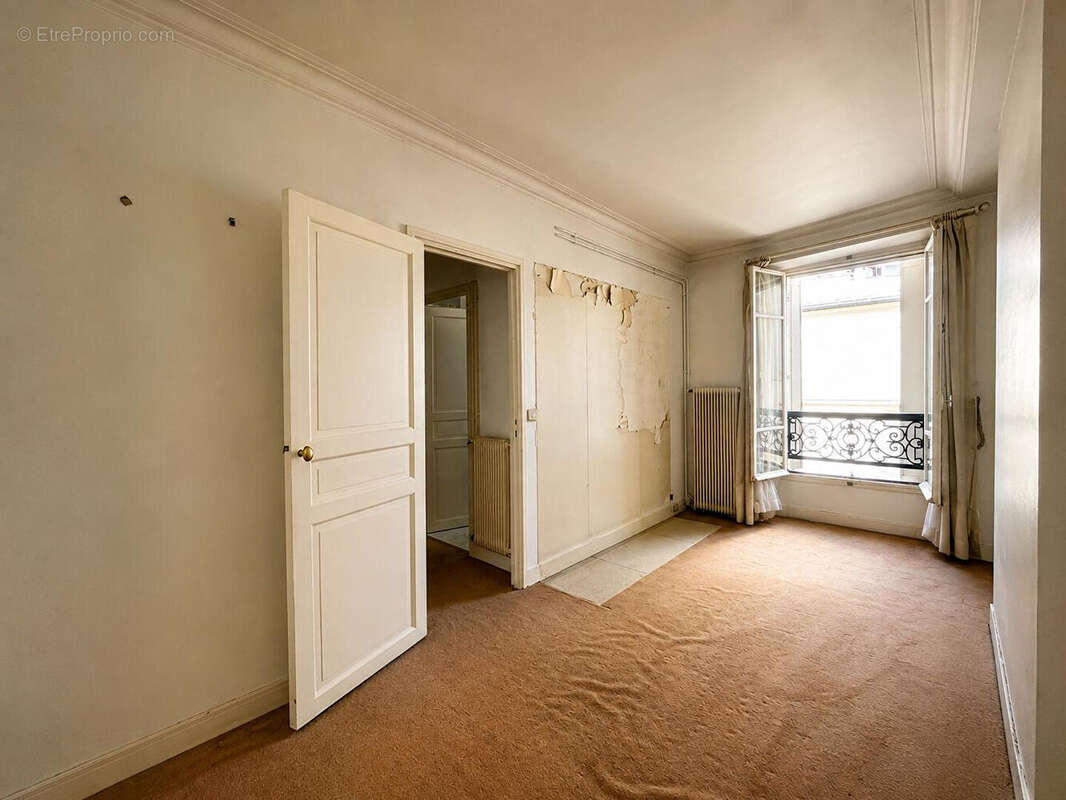 Appartement à PARIS-14E