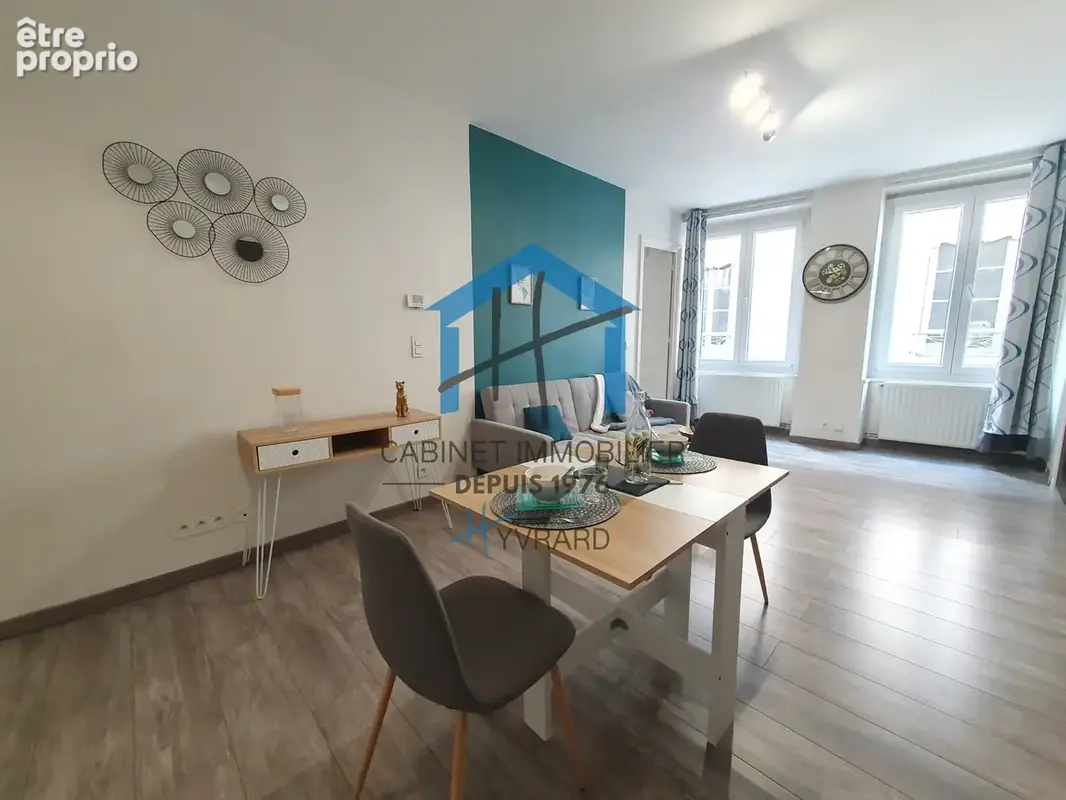 Joli F2 meublé et rénové de 41.20 m2 au 1er étage d'une petite copropriété - photo 3