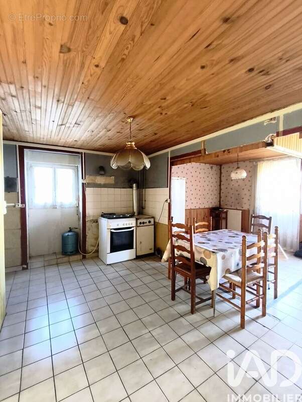 Maison 98 m² à Saint-Martin-Des-Noyers  - photo 3