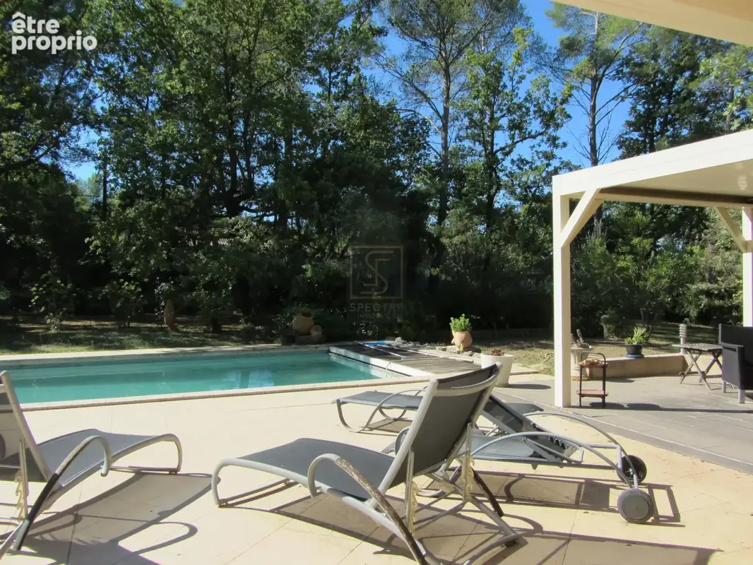 Draguignan villa 6 pieces-piscine et garage sur terrain de 1,2 ha - photo 5