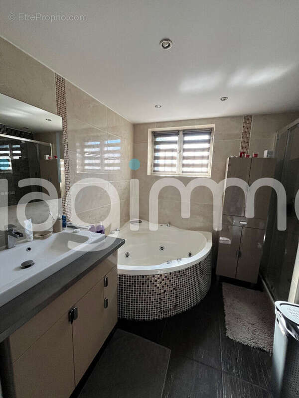 Appartement à VENISSIEUX