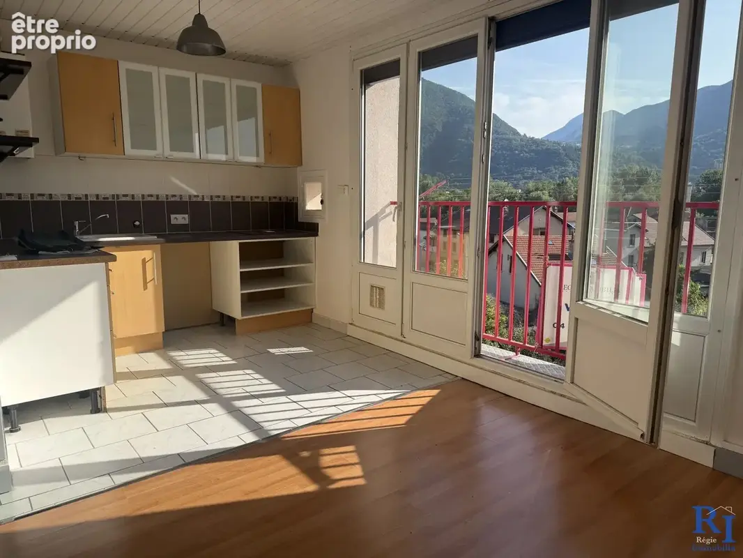 Appartement à FONTAINE