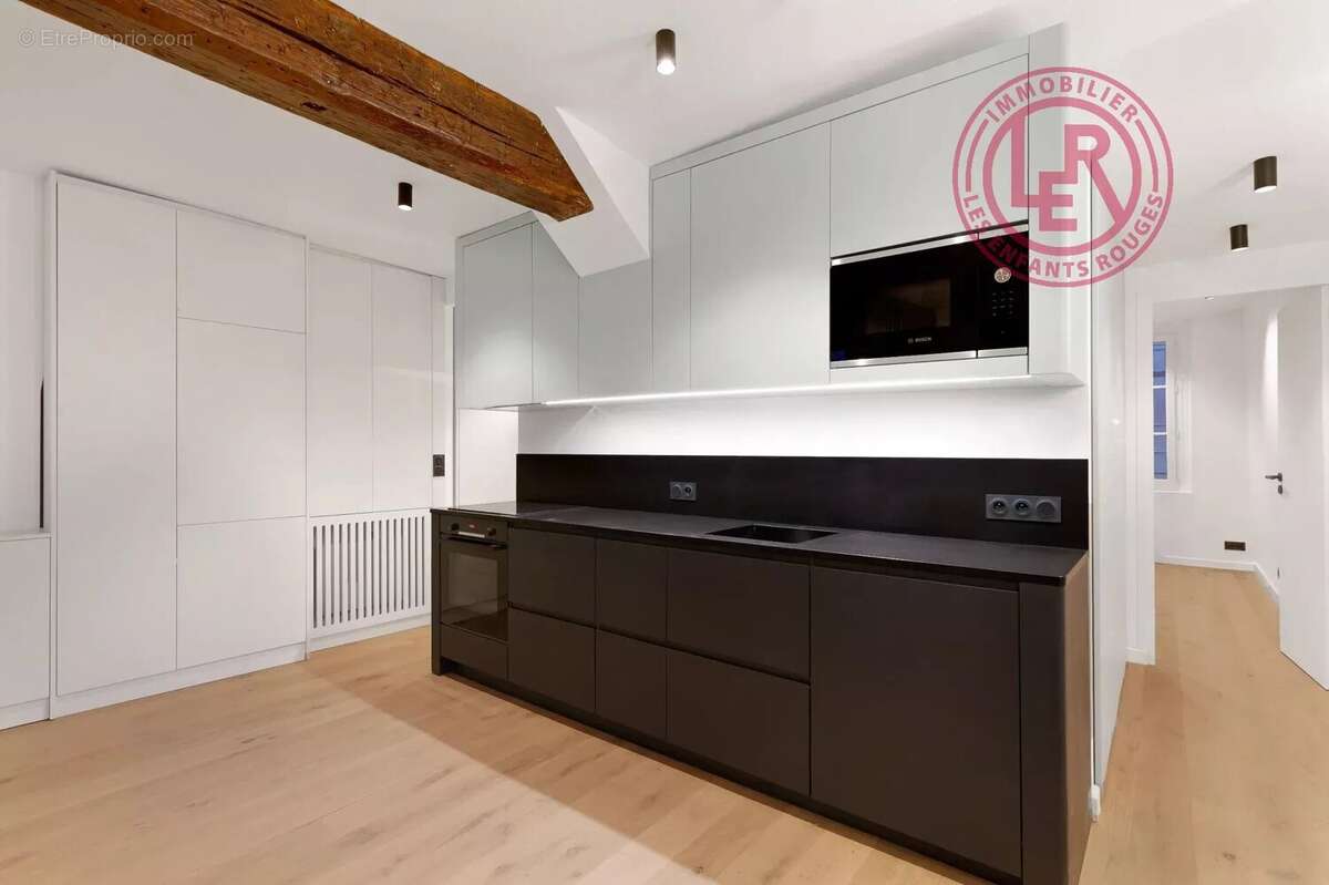 Appartement à PARIS-3E