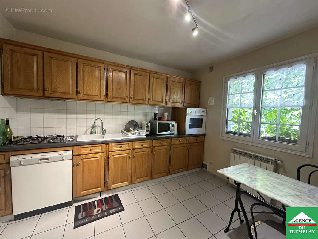 Maison à SAINT-MAUR-DES-FOSSES