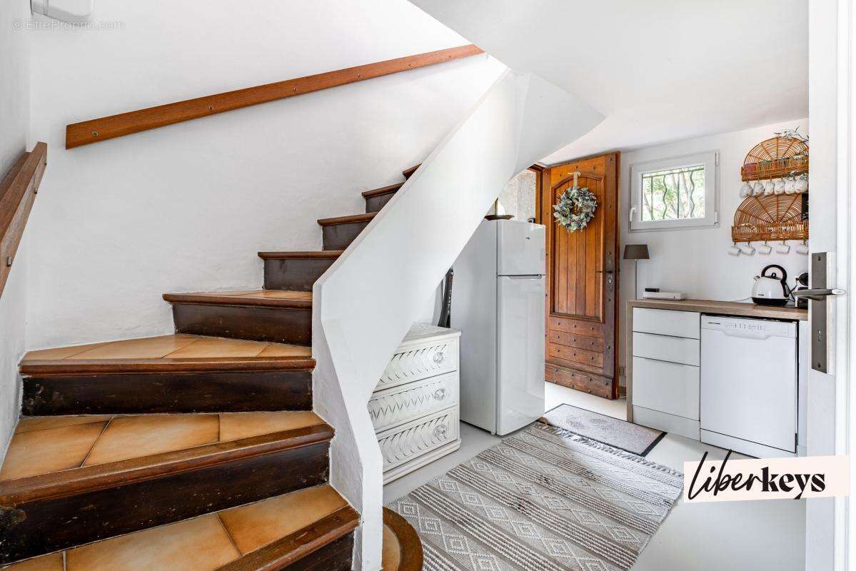 Appartement à ROQUEBRUNE-SUR-ARGENS