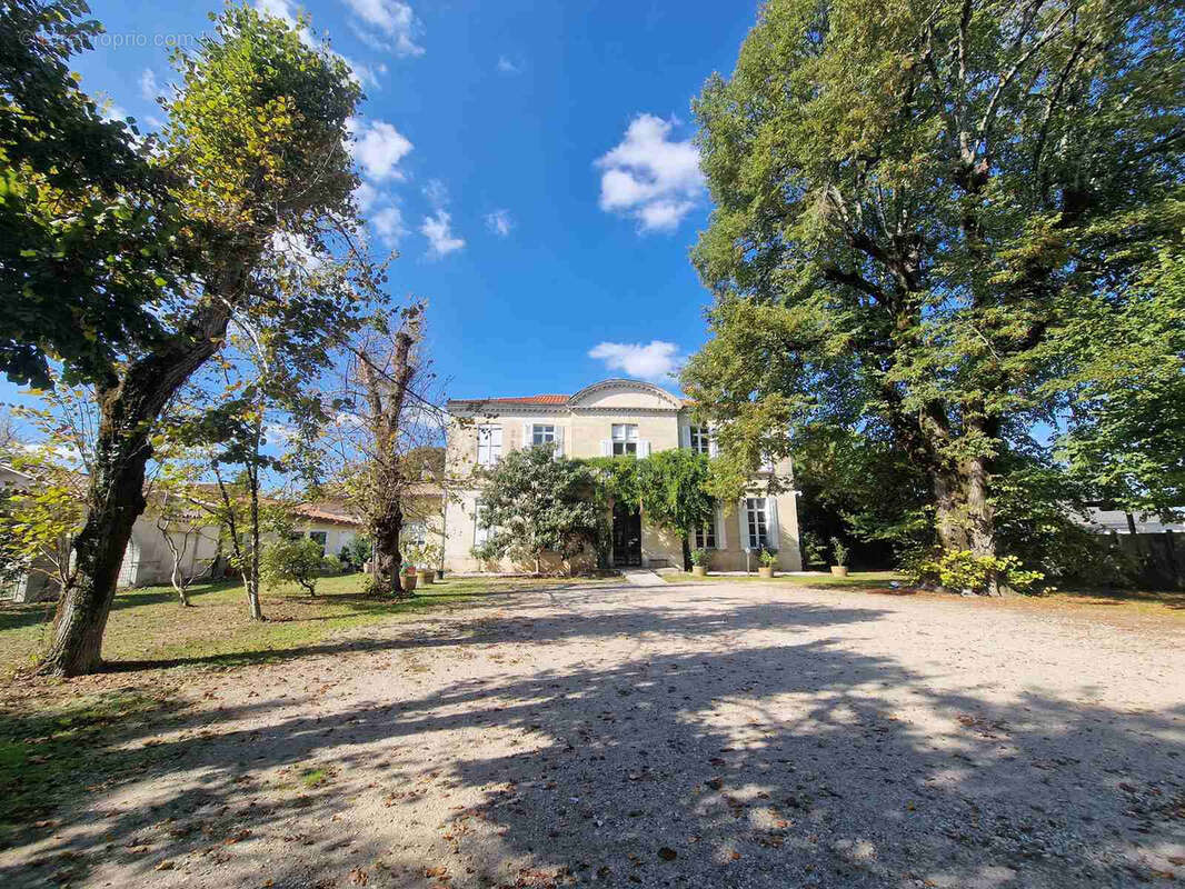 Maison à VILLENAVE-D&#039;ORNON