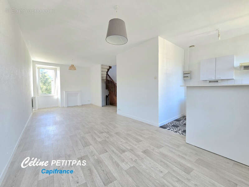 Appartement à MONTFORT-SUR-MEU
