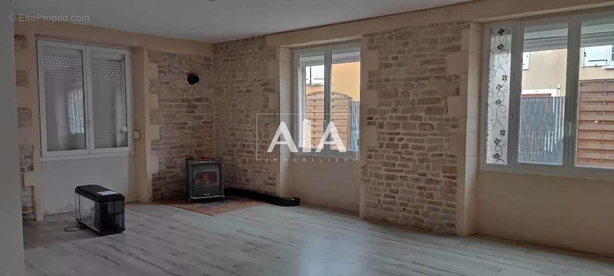 Maison à PAIZAY-NAUDOUIN-EMBOURIE