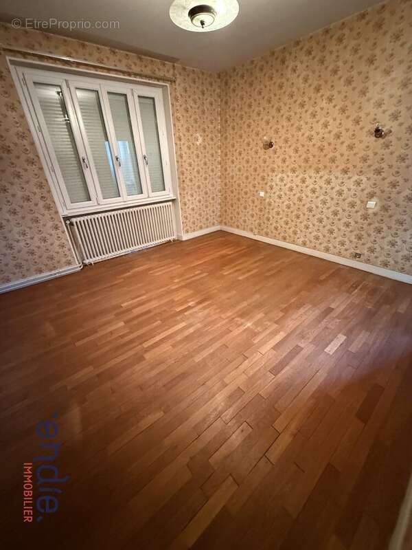 Maison à SAINT-JUNIEN