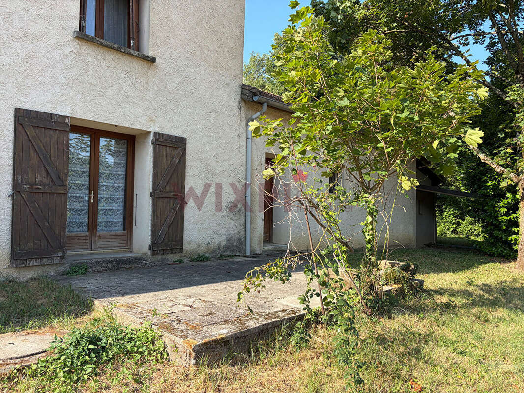 A vendre ferme de 190m² avec terrain de 11000m² - photo 5