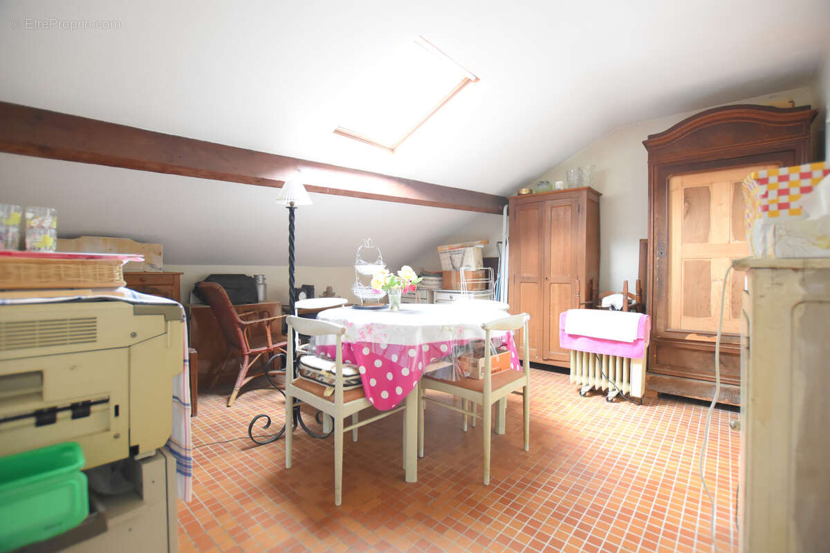 Maison à LES ESSARTS-LE-ROI