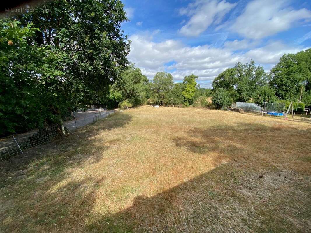 Terrain 713 m² à Getigne  - photo 2