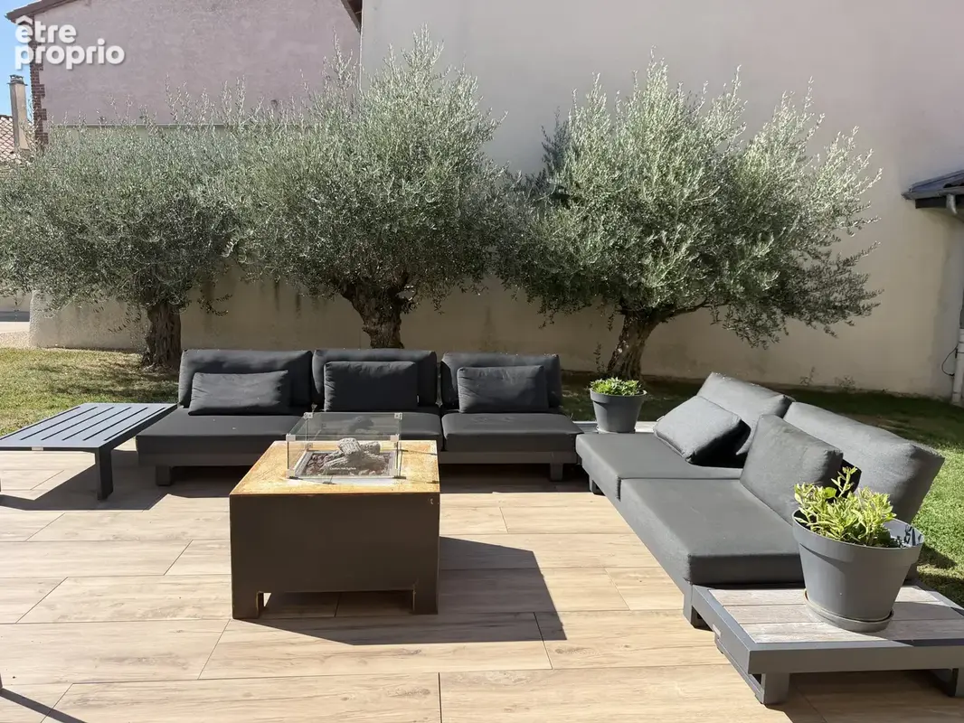 Exclusivité, rare à la vente maison de ville complétement rénovée à neuf  avec terrain et piscine. - photo 14