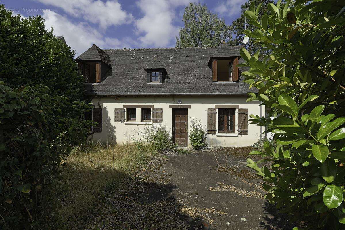 Maison - 107 m² - Isigny-le-Buat (50) - photo 2