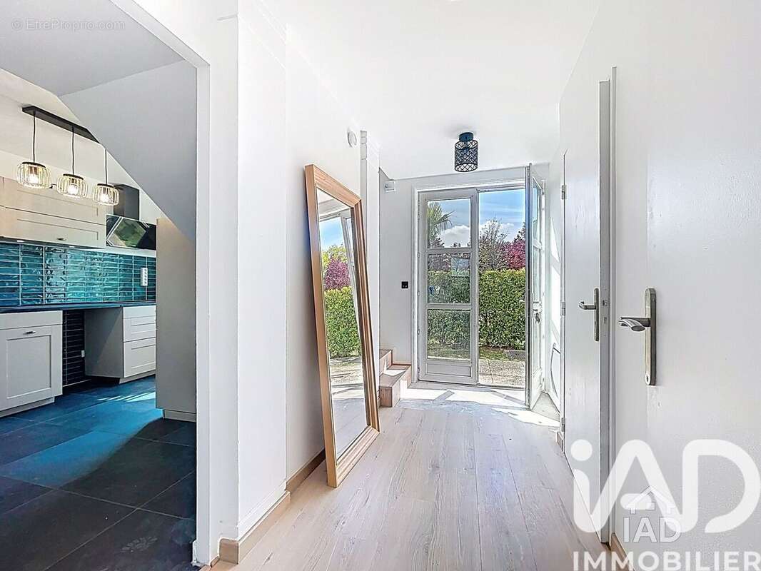 Photo 8 - Appartement à VOISINS-LE-BRETONNEUX