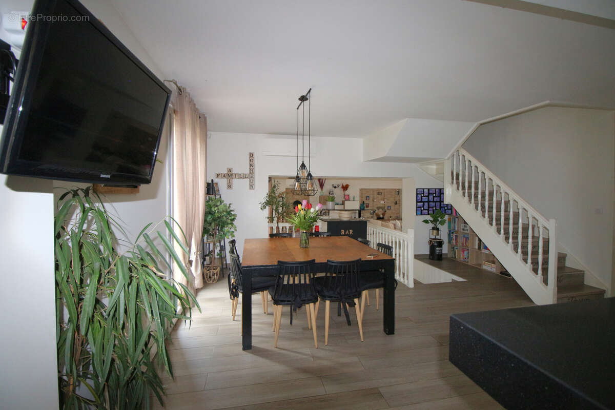 Maison à LA QUEUE-EN-BRIE