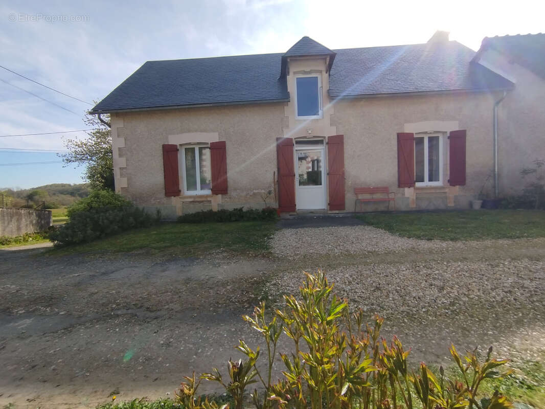 Maison à SAINT-PIERRE-DE-MAILLE