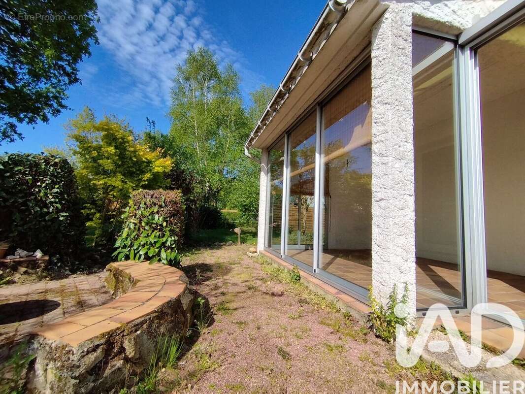 Maison 139 m² à Bressuire  - photo 3