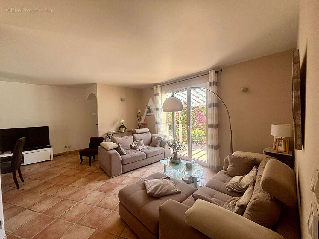 PALAJA ? Maison de plain-pied avec piscine, jardin et vue dégagée sur le clocher - photo 11