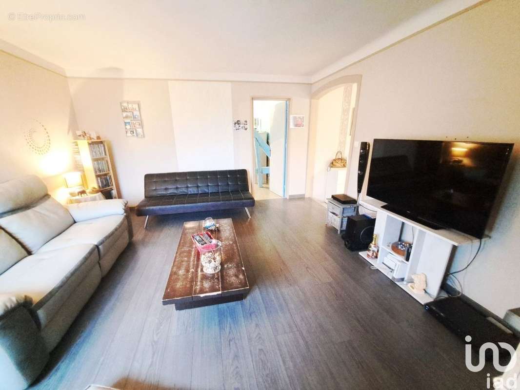 Photo 9 - Commerce à BROU