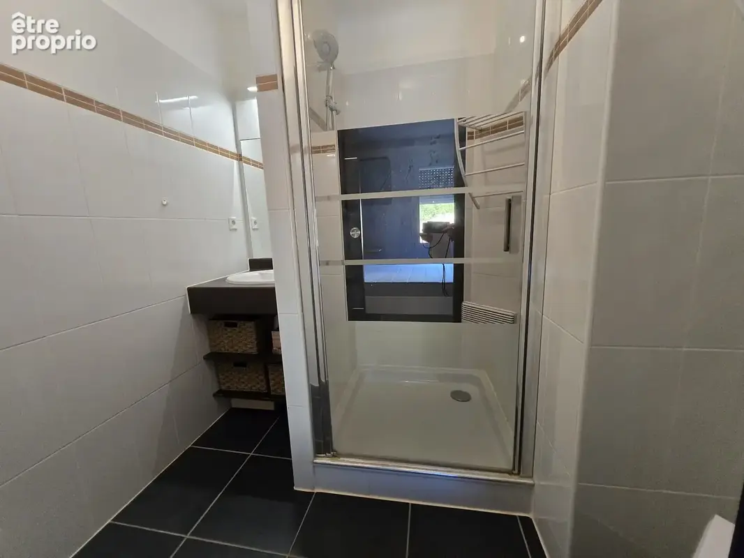 Appartement T2 avec terrasse et parking privatif - photo 6