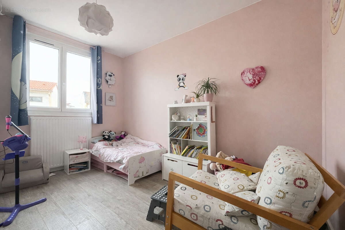 Maison à PIERRE-BENITE