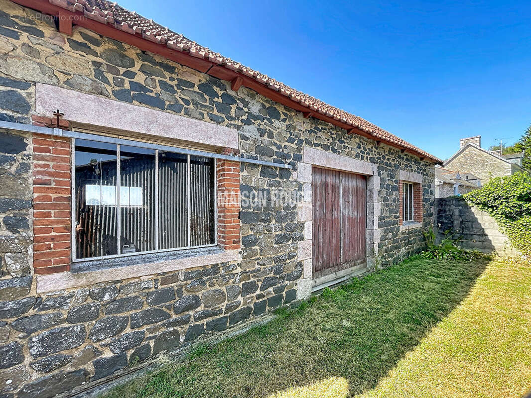 Maison d'habitation dependance et hangar de 800 m² - erquy - photo 14