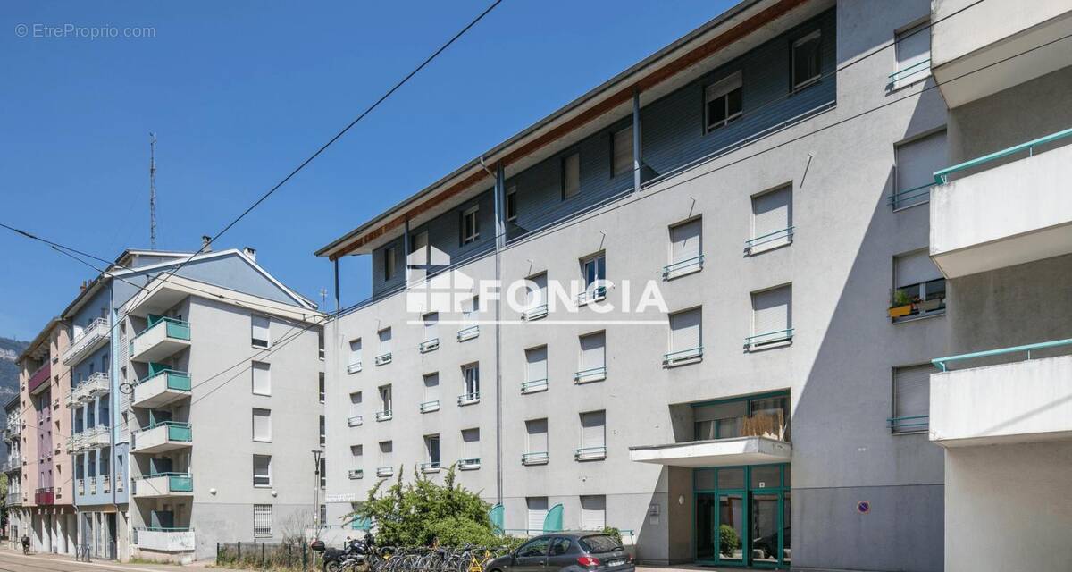 Appartement à FONTAINE
